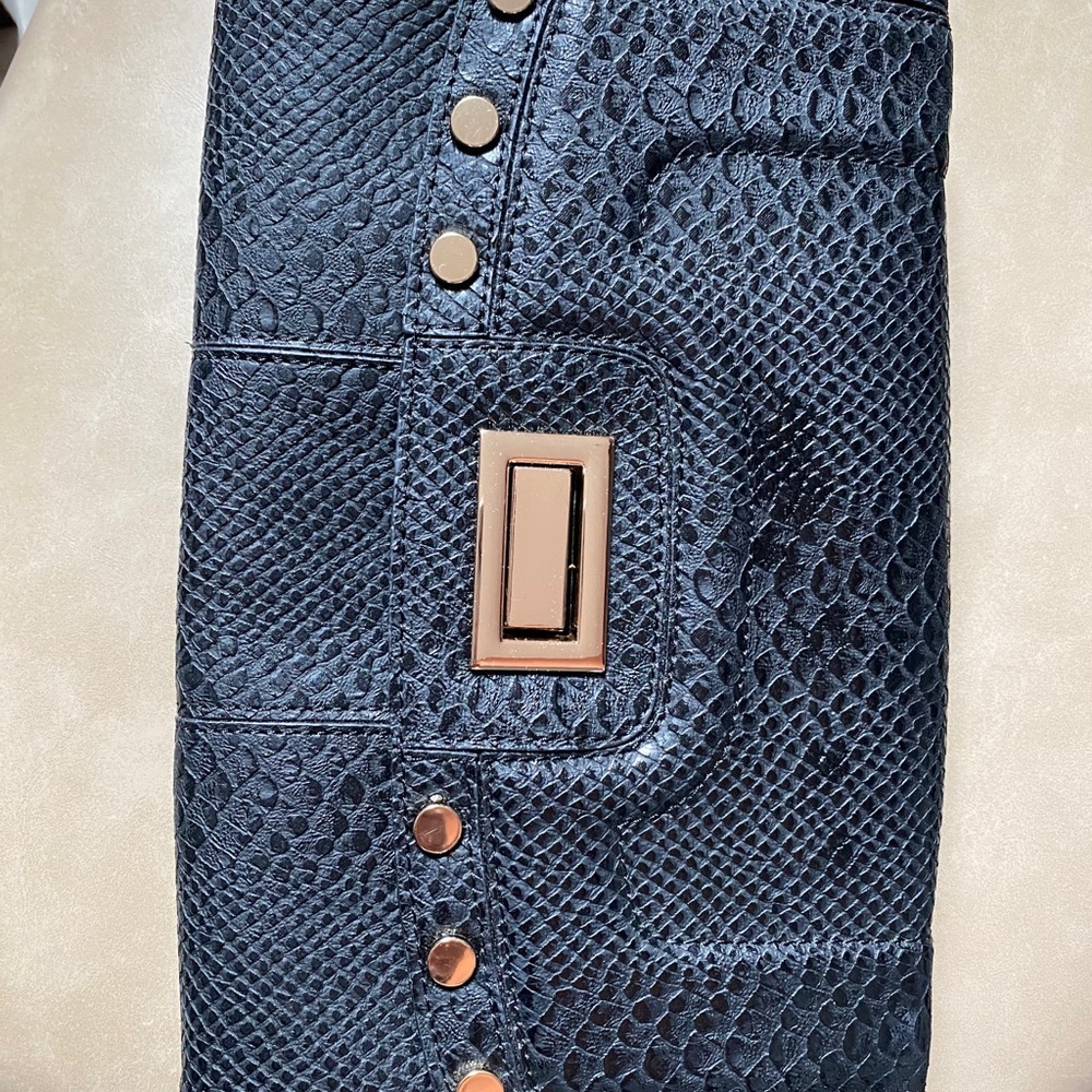 Cache Black Shoulder bag Like New - Picture 4 of 9